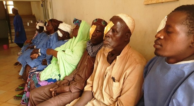 Mali’de 71 katarakt hastası hayırseverlerin desteğiyle ışığa kavuştu