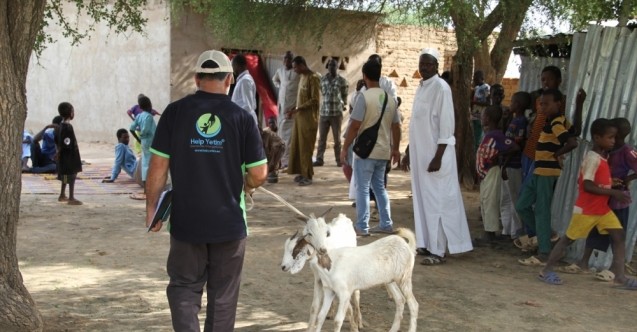 Help Yetim Afrikalılara ‘Canlı Hayvan’ Desteği Sunuyor