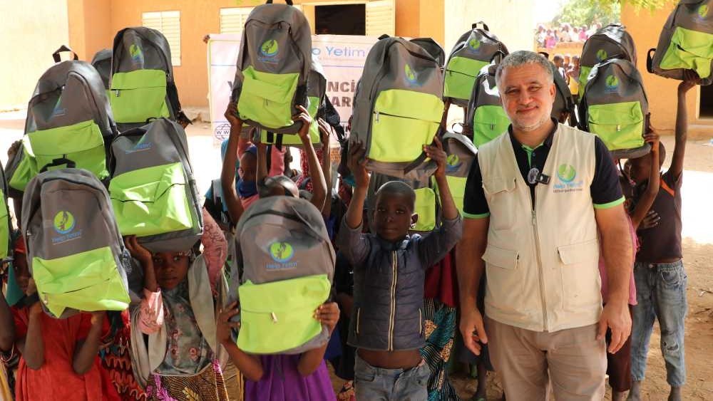 Help Yetim, Nijer’de yüzlerce yetime yardım dağıttı